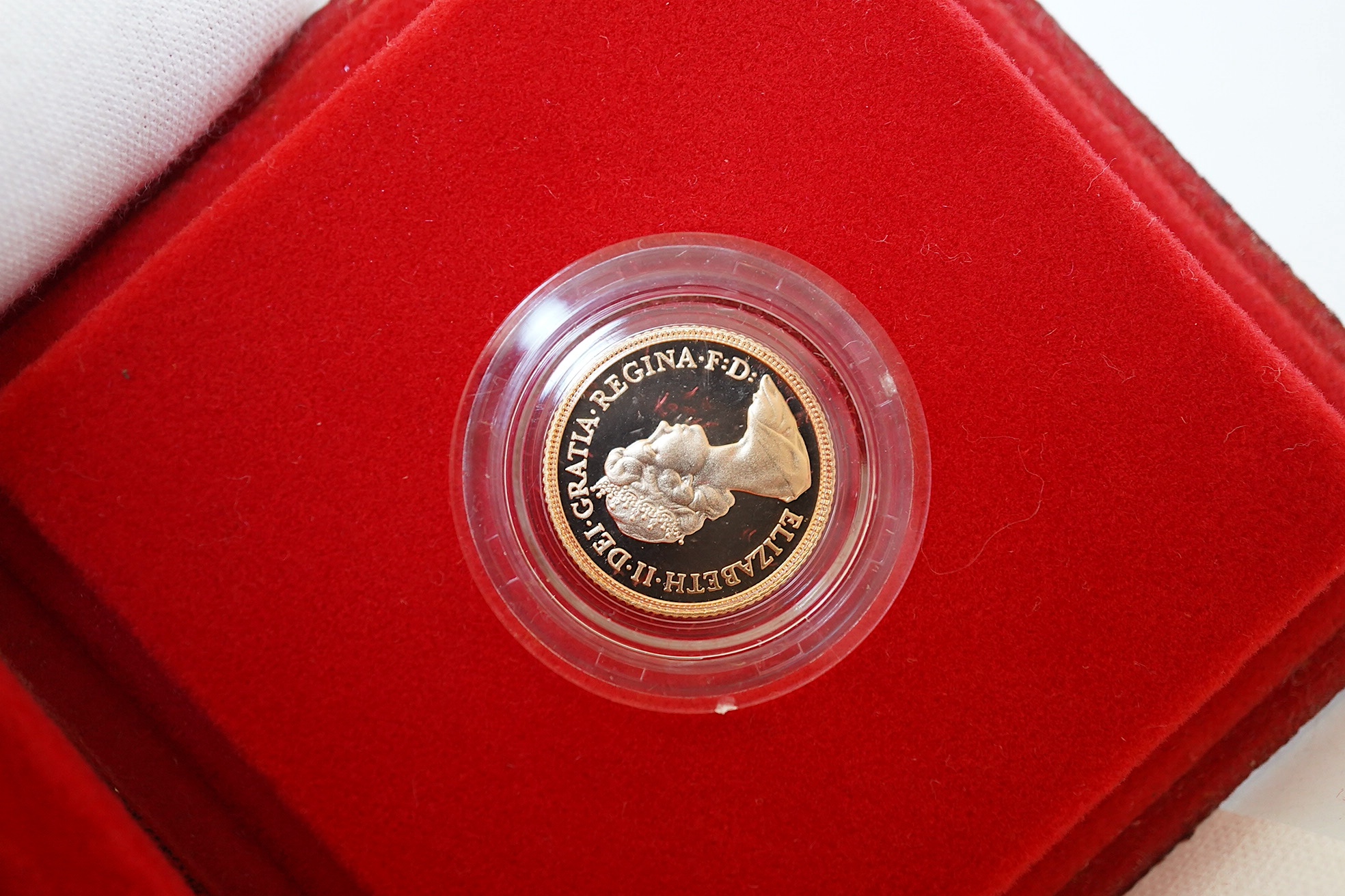 British gold coins, 1980 QEII proof gold half sovereign, in case of issue with certificate